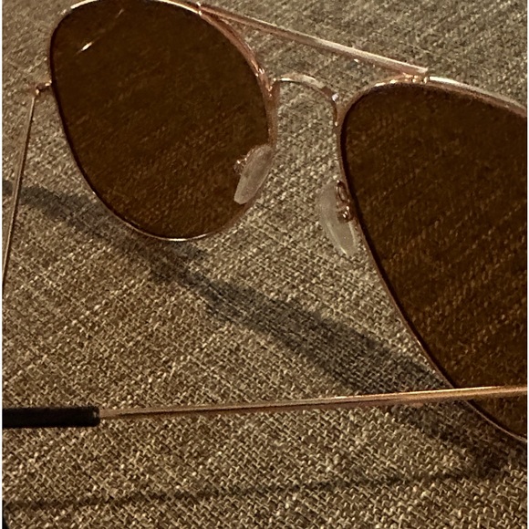 Aviator Amber Sunglasses 🕶️ - Picture 7 of 9
